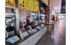 博时特刷脸扫码刷卡一体支付机应用在高校食堂案例现场