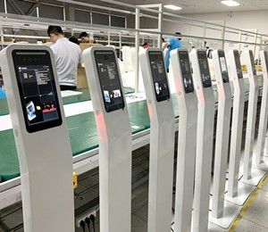 秋冬会爆发二次疫情吗？博时特再推高性价比医用级人脸识别红外测温一体机！