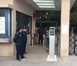 校园防疫专用刷脸测温设备，博时特厂家现货热销